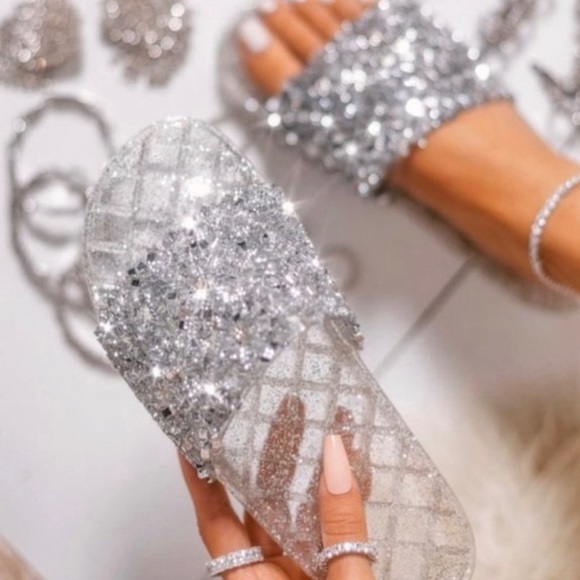 Shoes - JUST IN!! Sparkle Jelly Slides